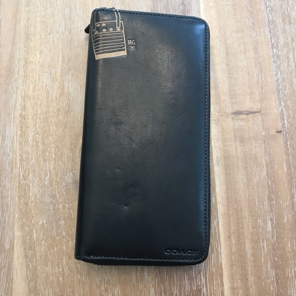 Brand new coach accordion wallet - unisex